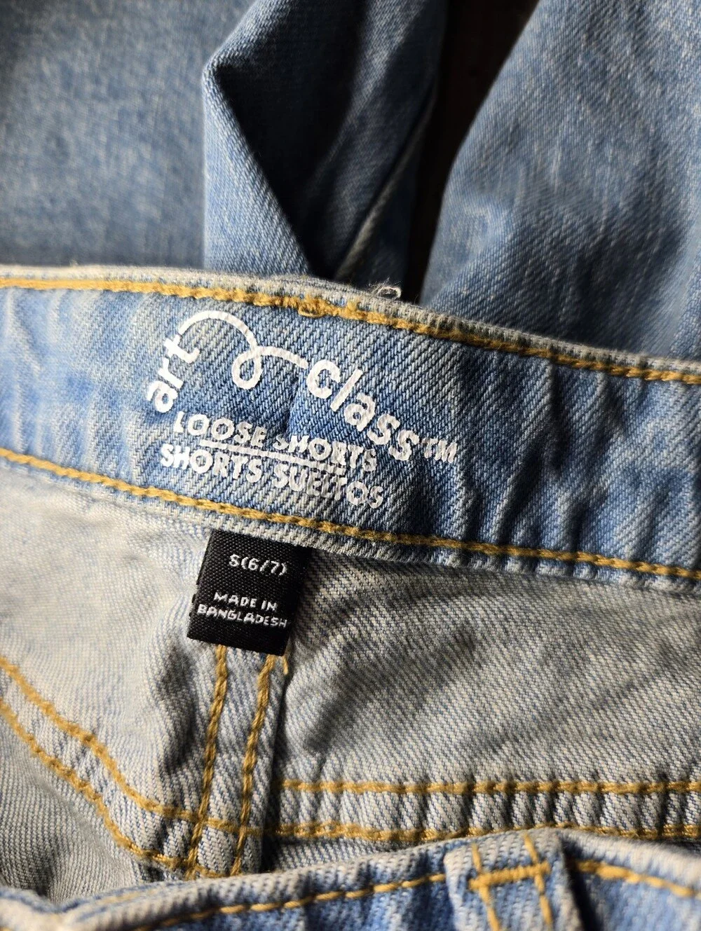 NWOT Art Class Girls Light Wash Loose Jean Shorts Small 6/7